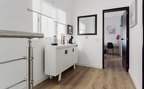 Santa Cruz Ensuite Rooms